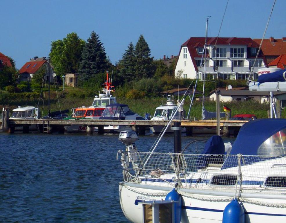 Ferienhaus Suedblick Am Yachthafen Breege Exteriör bild